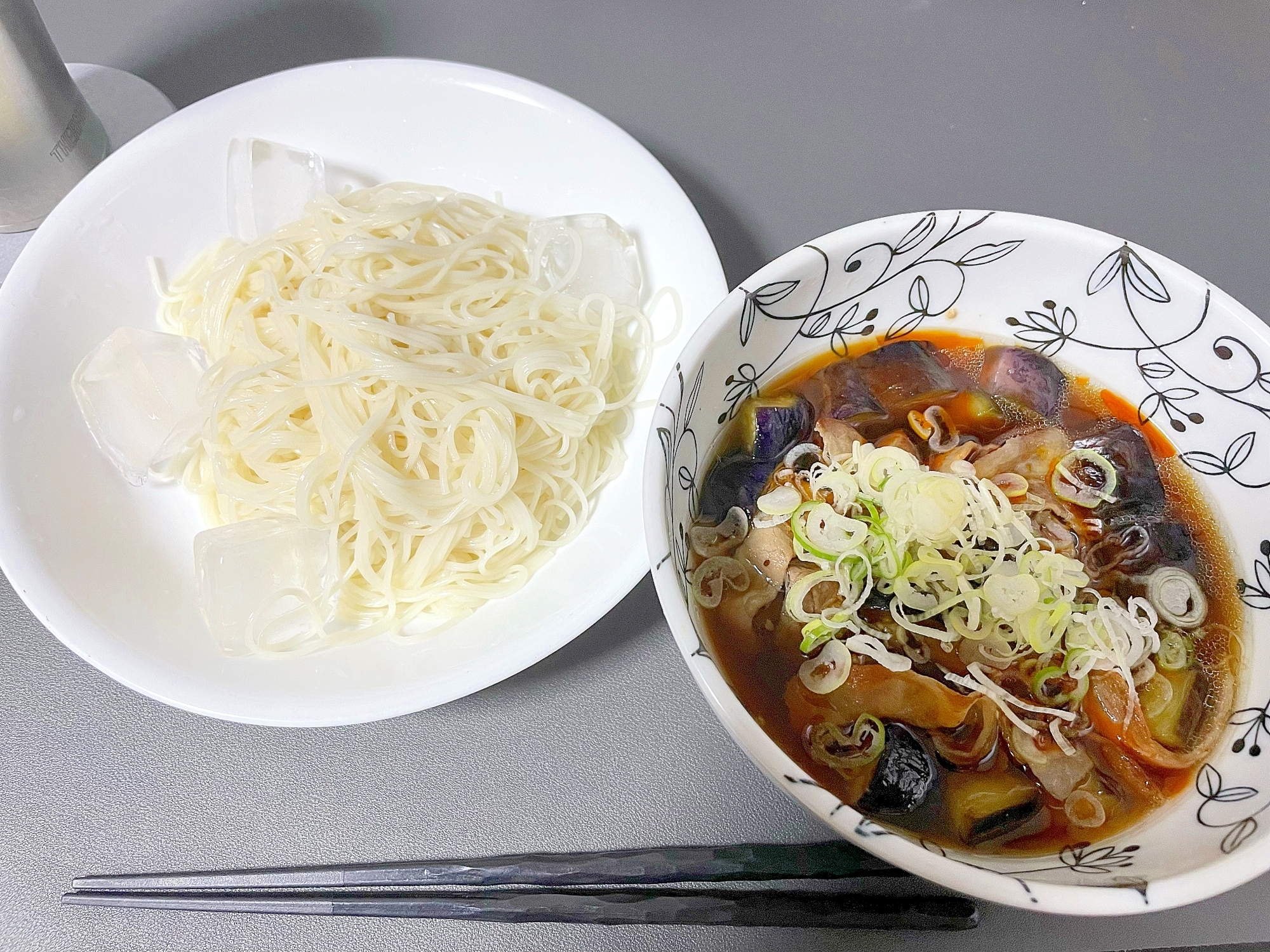 ナスと豚バラのつけそうめん