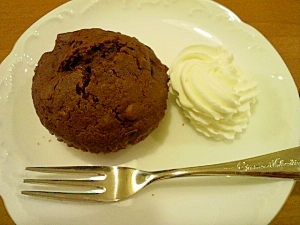 オレンジの香りとくるみが美味しい♪チョコケーキ