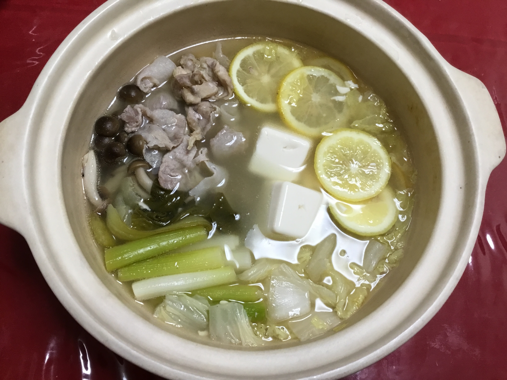 鶏肉と豚肉のカルディ塩レモン鍋