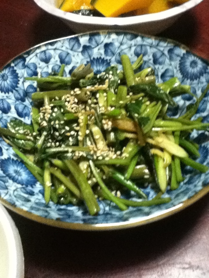 空芯菜とニンニクの芽の炒め物