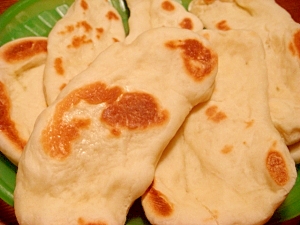 カレーと一緒に★HBで簡単・手軽★フライパンでナン