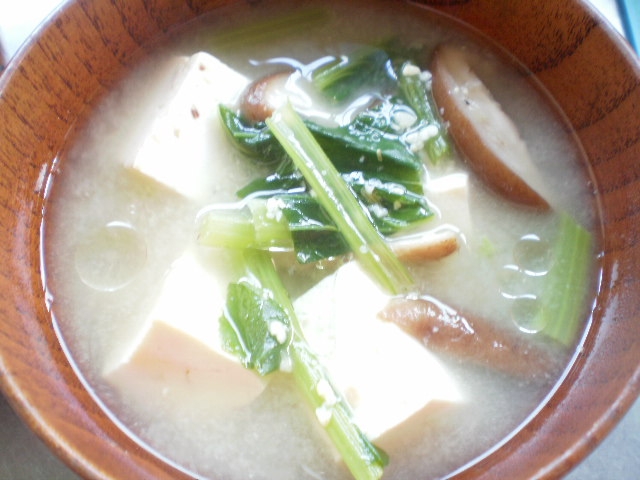 小松菜豆腐椎茸の味噌汁