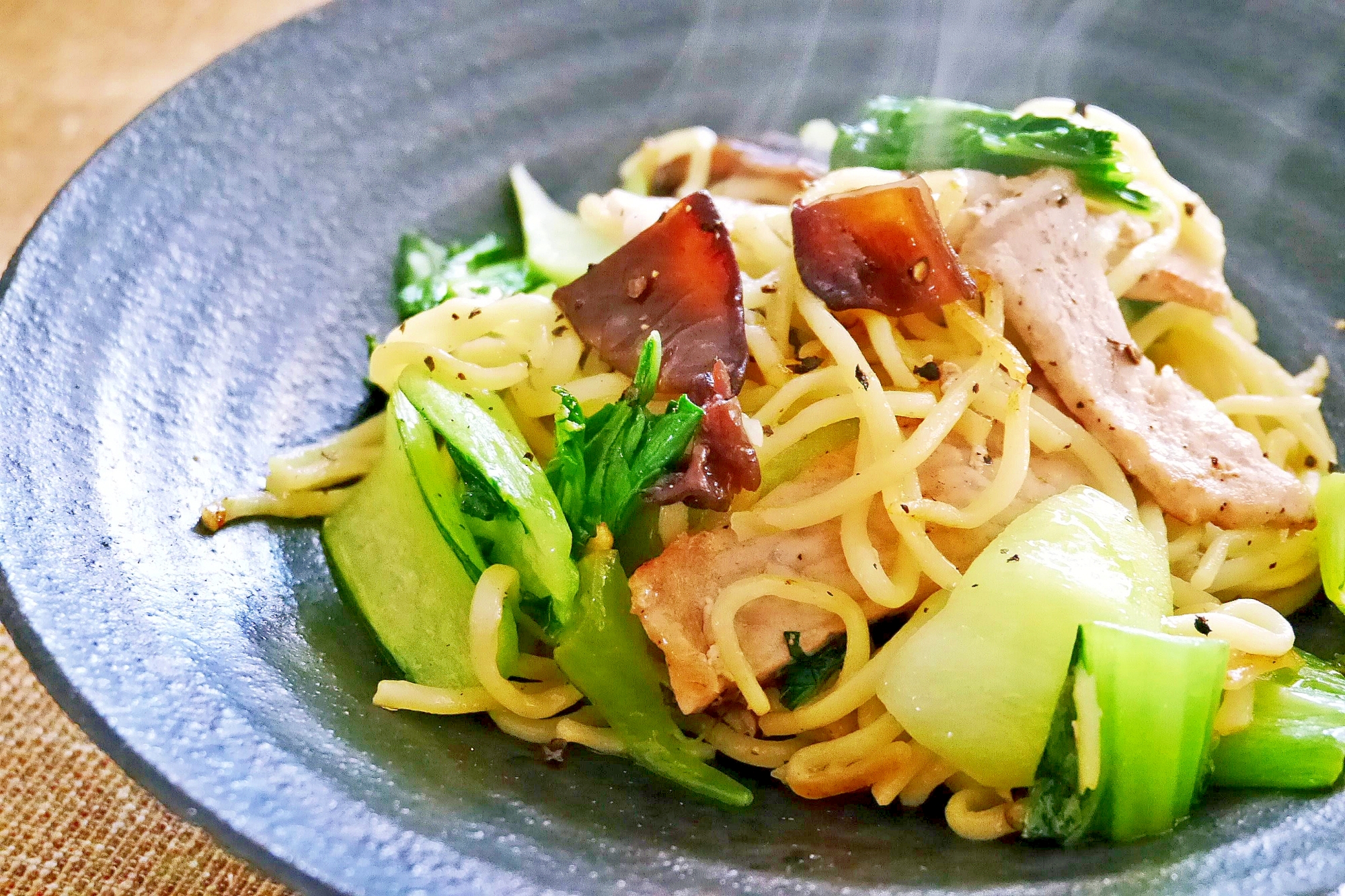 きくらげと青梗菜入り中華焼きそば