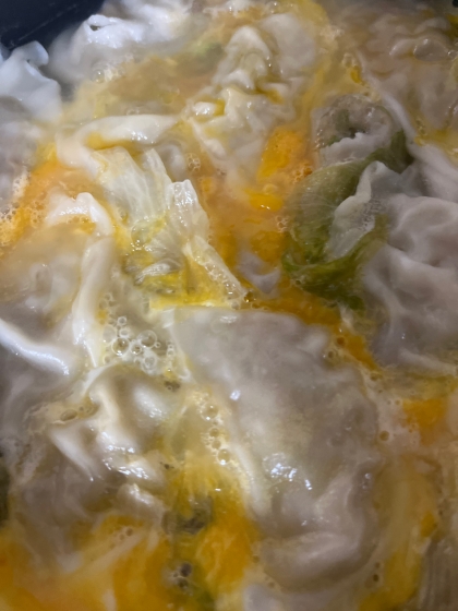 冷凍餃子で！レタスと玉子の簡単スープ