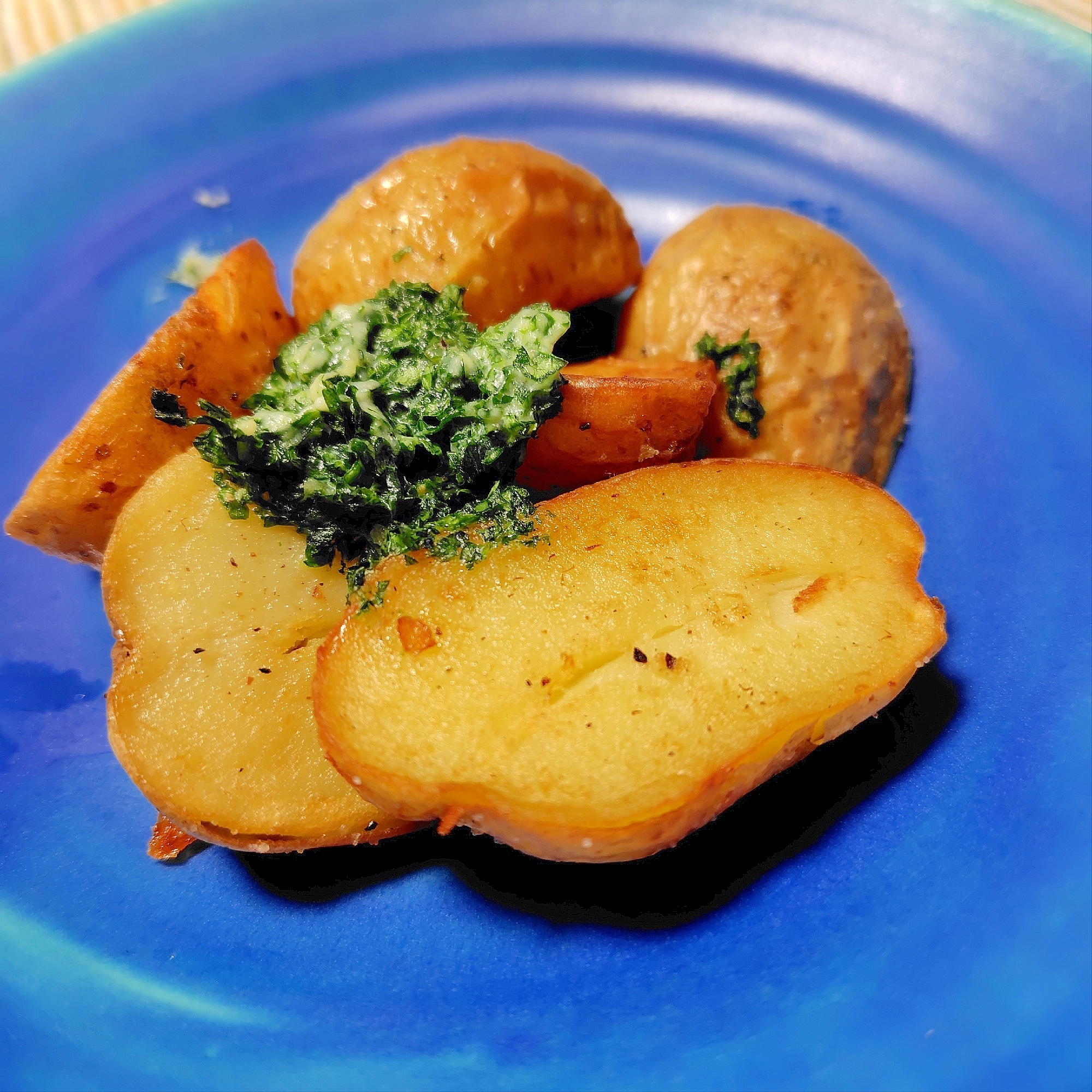 パセリとニンニクがあう~揚げじゃが