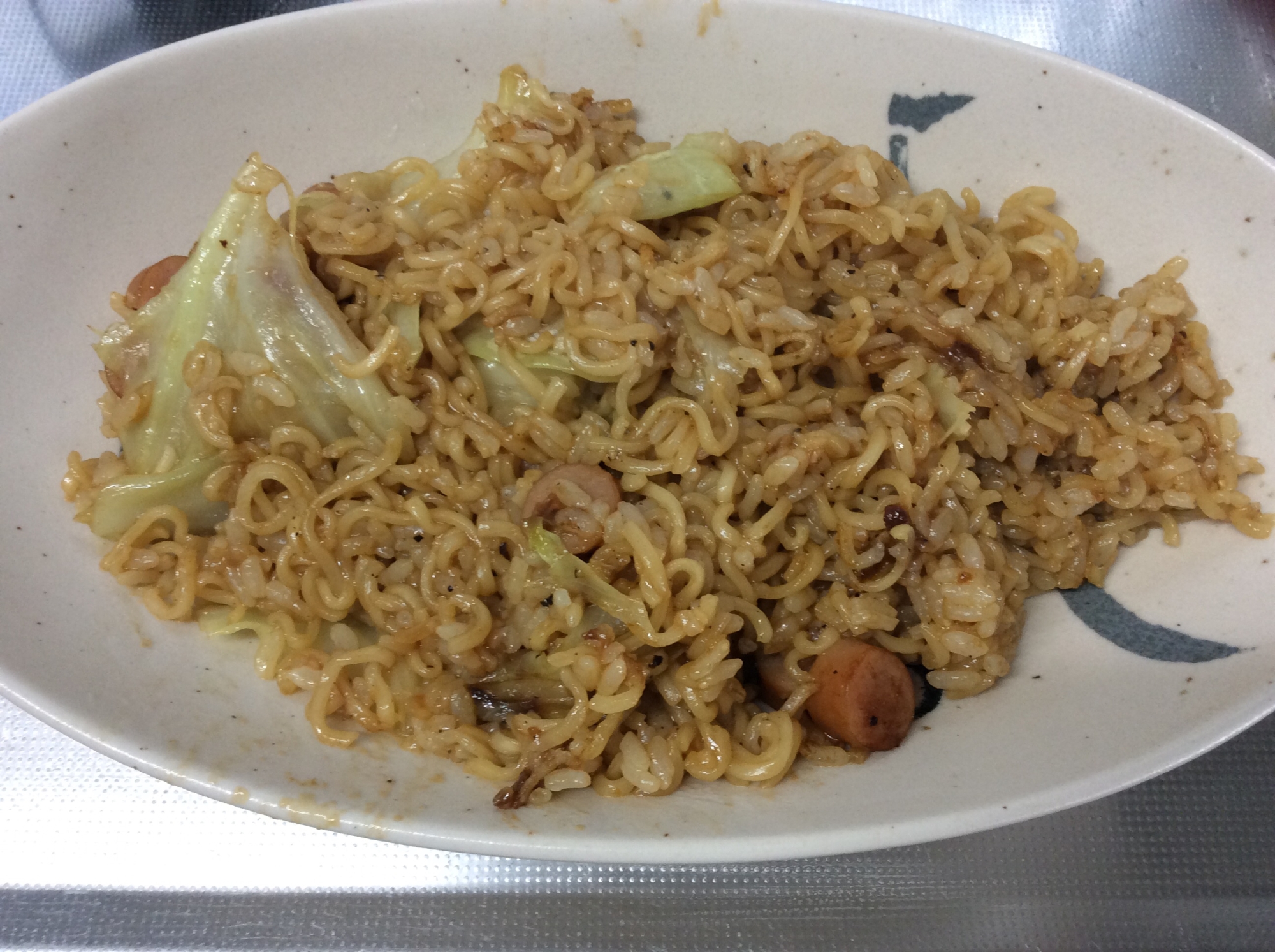 インスタント焼きそばでソバ飯