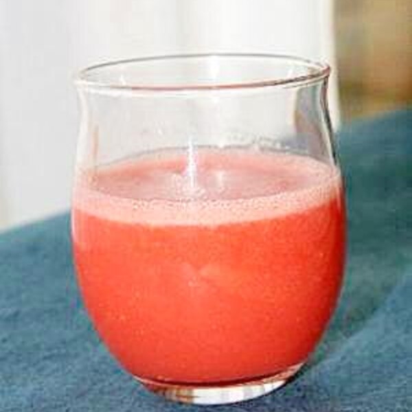 春 苺メインのミックスジュース 朱色 レシピ 作り方 By ウィンクするまめ 楽天レシピ 春 苺メインのミックスジュース 朱色 レシピ 作り方 By ウィンクするまめ 楽天レシピ