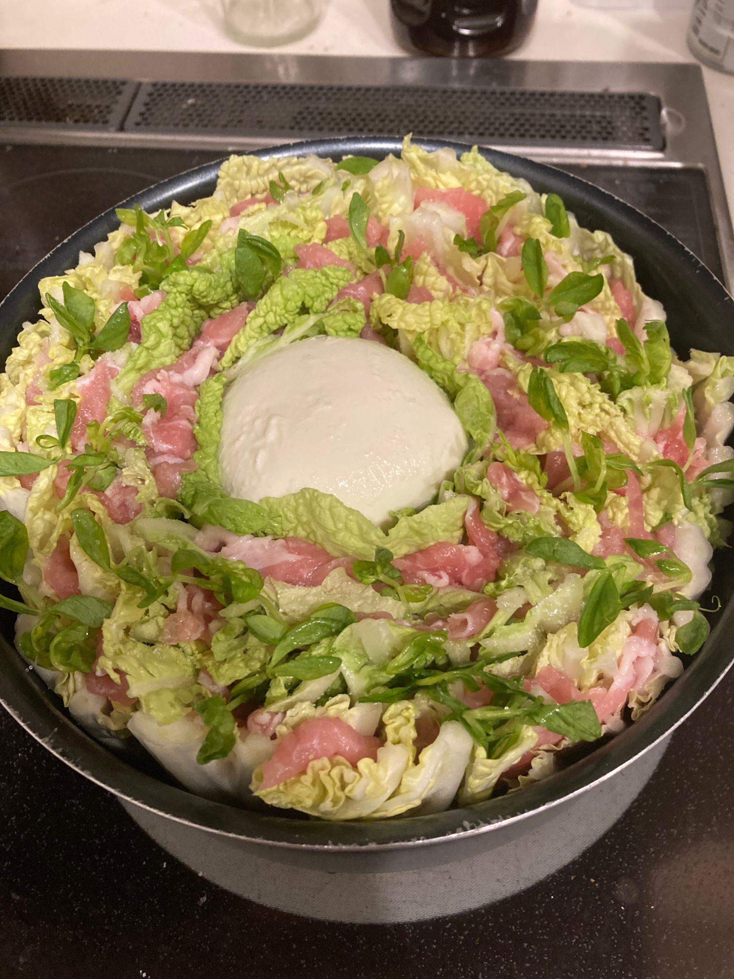 チーズがど〜ん☆白菜と豚肉のミルフィーユ鍋♪