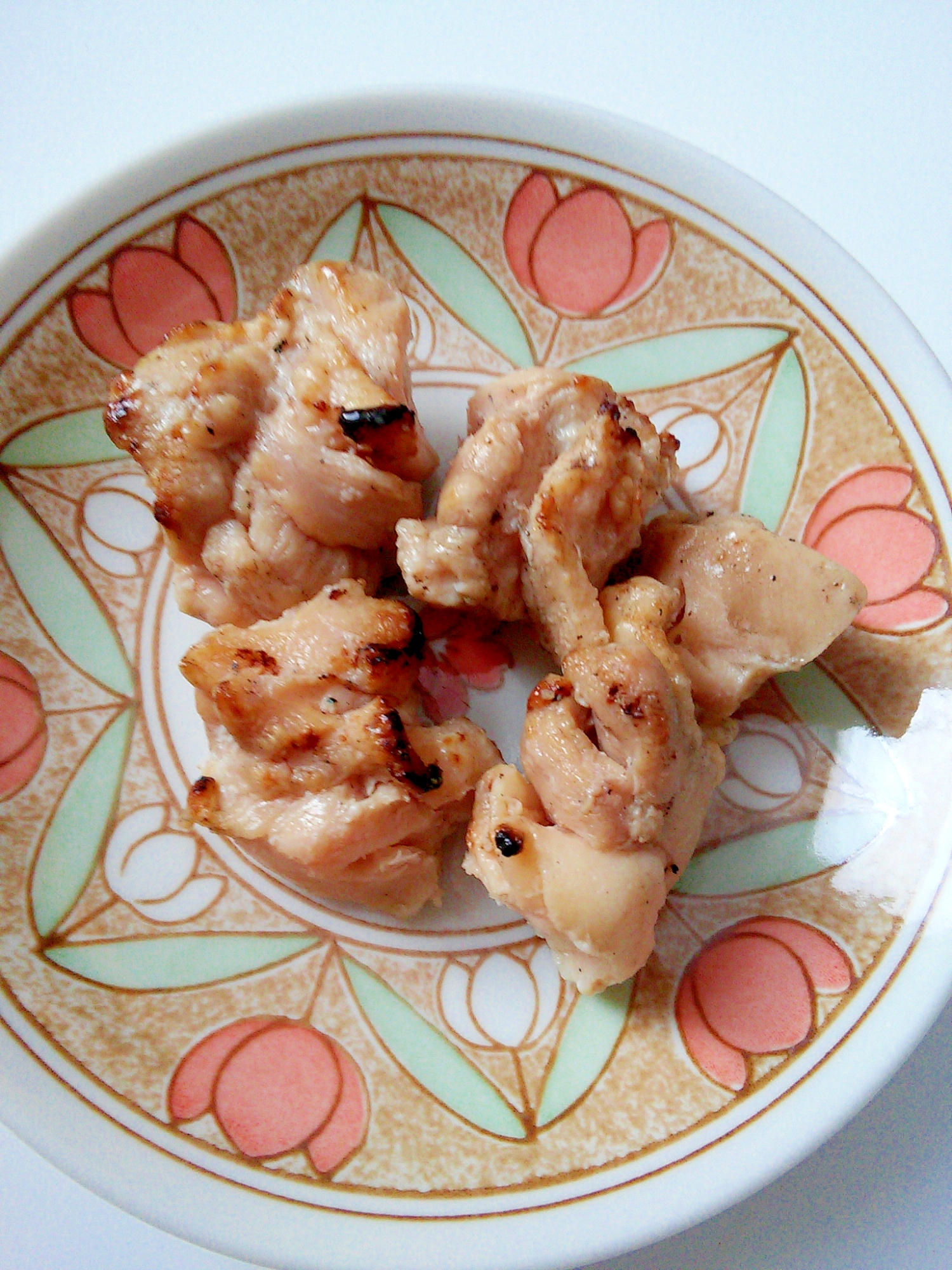 シンプルな味付けで鶏もも肉のうま味引き立つ★焼き鳥