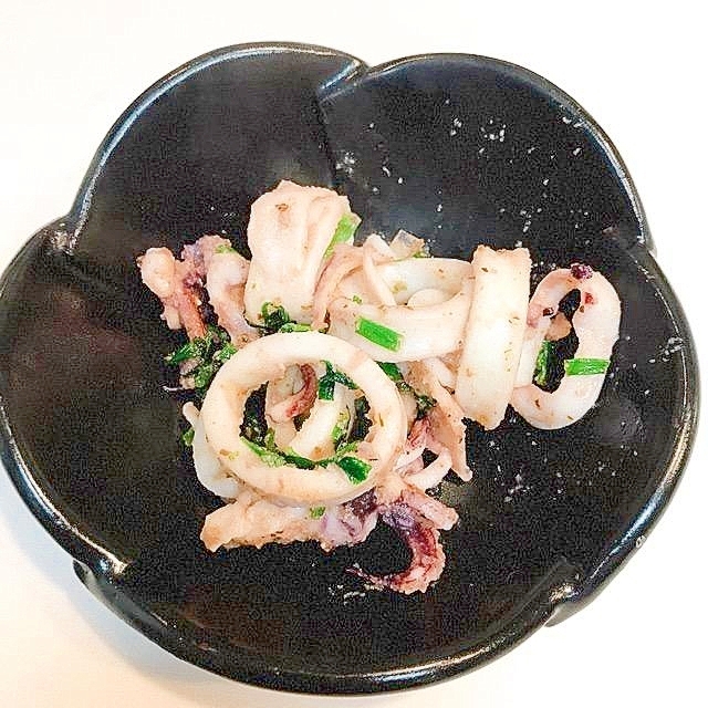 お安い小イカを使って 簡単塩にんにく炒め レシピ 作り方 By だだちゃまめごはん 楽天レシピ お安い小イカを使って 簡単塩にんにく炒め レシピ 作り方 By だだちゃまめごはん 楽天レシピ