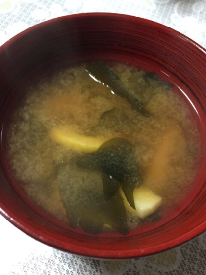 筍の味噌汁を作りたくて、筍と相性のいい具材を探していたら、こちらのレシピにたどり着きました(*^^*)とても美味しかったです☆ありがとうございました♡