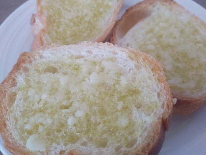 ガーリックバター　フランスパン