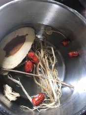 丸鶏で簡単サムゲタン レシピ 作り方 By Mmng46 楽天レシピ