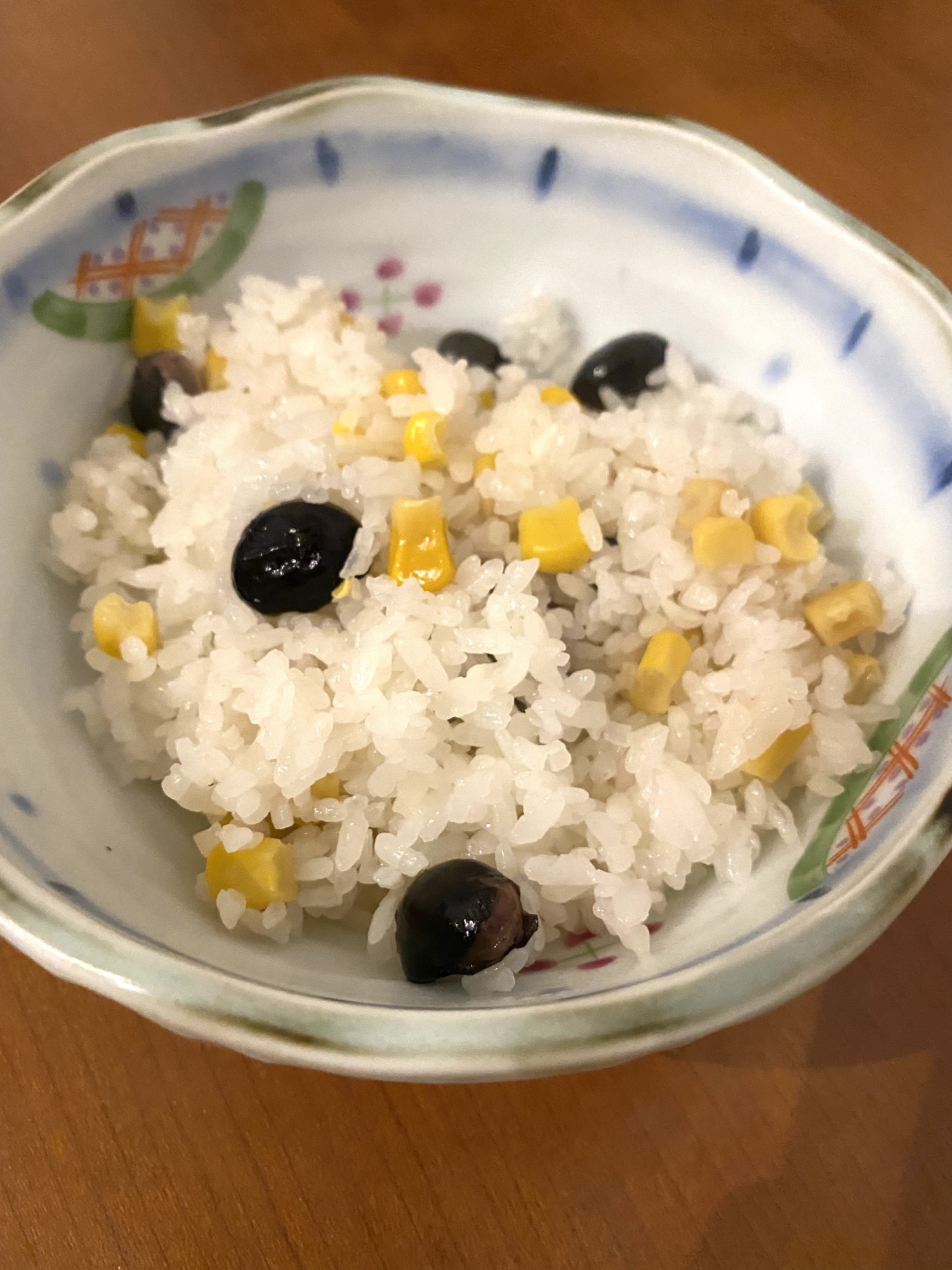 ストウブで炊く！黒豆ととうもろこしのごはん