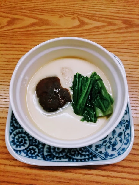 フライパンで作る鶏肉と春菊の茶碗蒸し