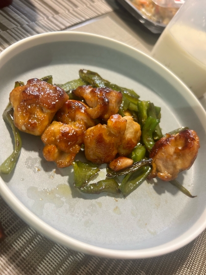 鶏もも肉とピーマン・パプリカのオイスターソース炒め