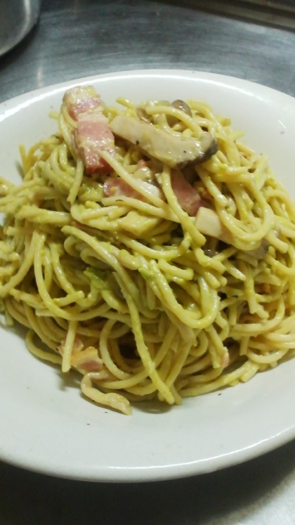エリンギと玉ねぎで山盛りに(￣∀￣)ほんとに簡単で美味しくて感動☆アボカドも救済できて助かりました。ごちそうさまでした～