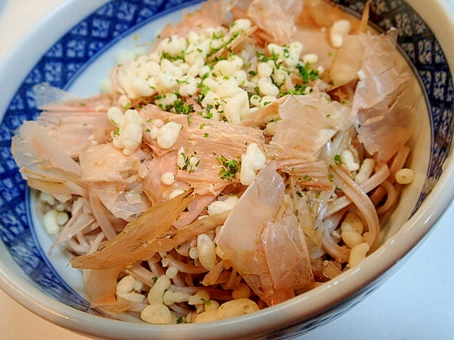 お醤油かけて　冷やし蕎麦♬