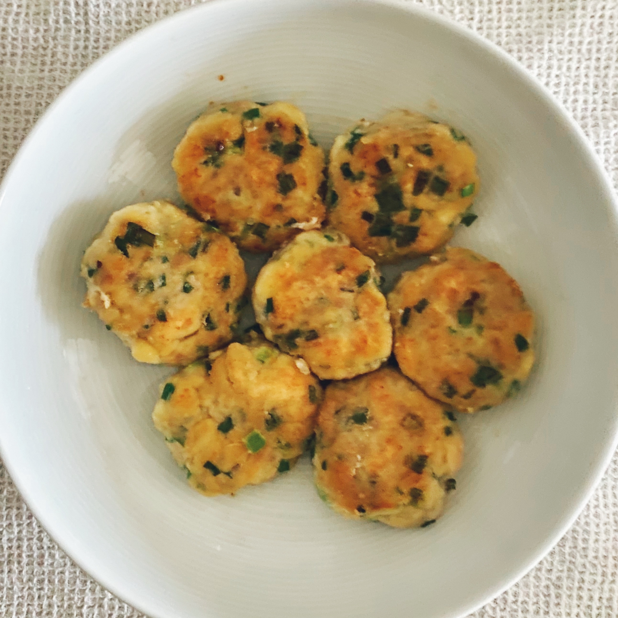 はんぺんとニラのミニバーグ（ビニール袋で混ぜる）