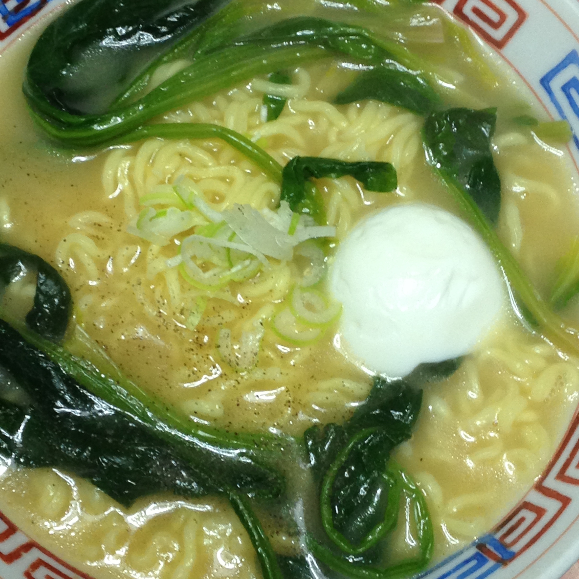 ほうれん草卵ラーメン