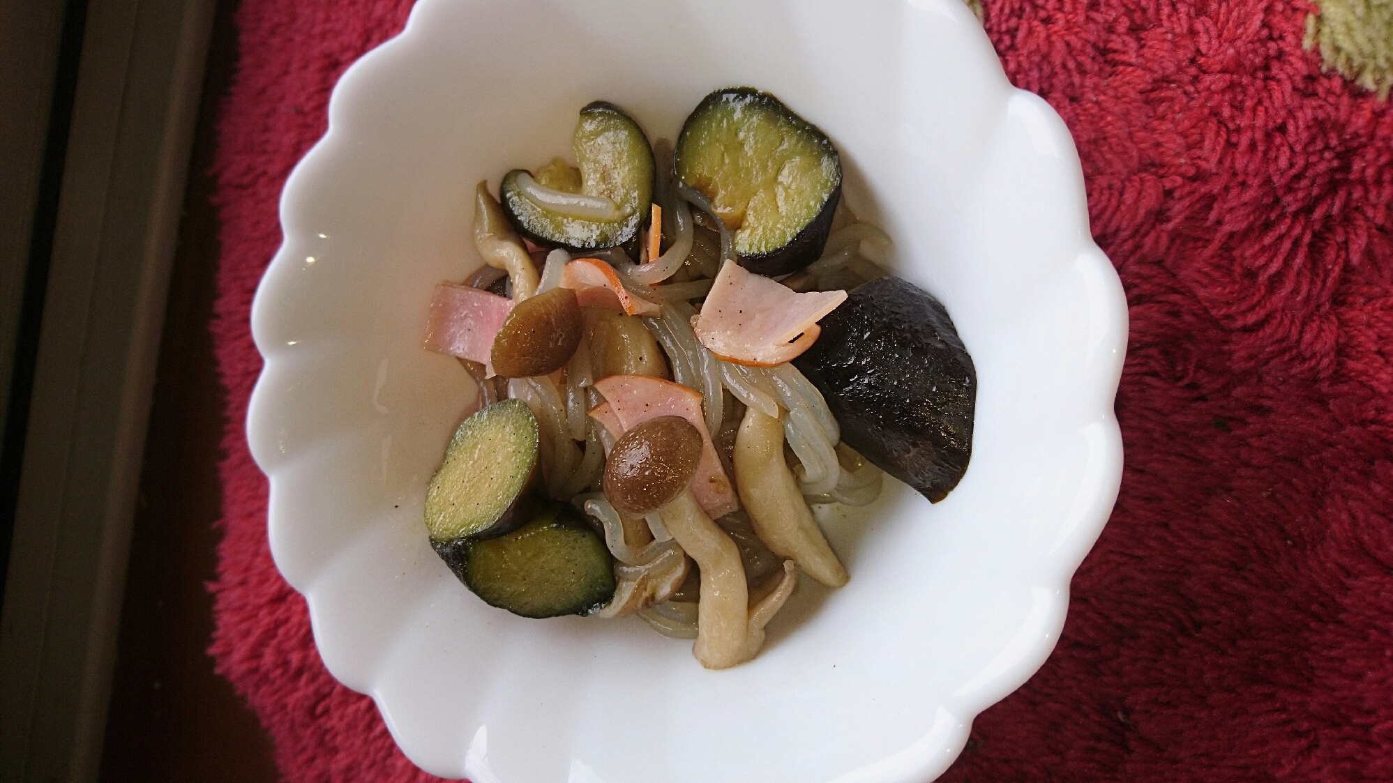 すぐできる！  茄子としめじの中華炒め