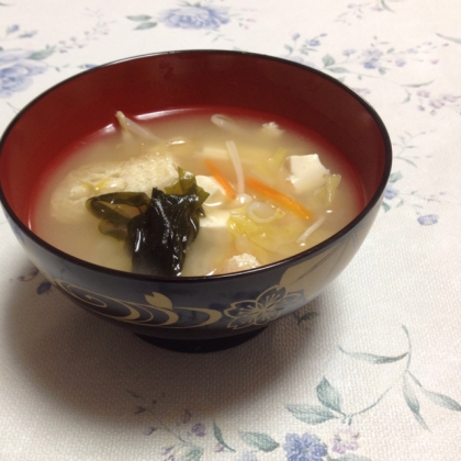 こんにちは♪豆腐とわかめは一番味噌汁で大好きな具です(^-^)とてもおいしいですね。ごちそうさまでした