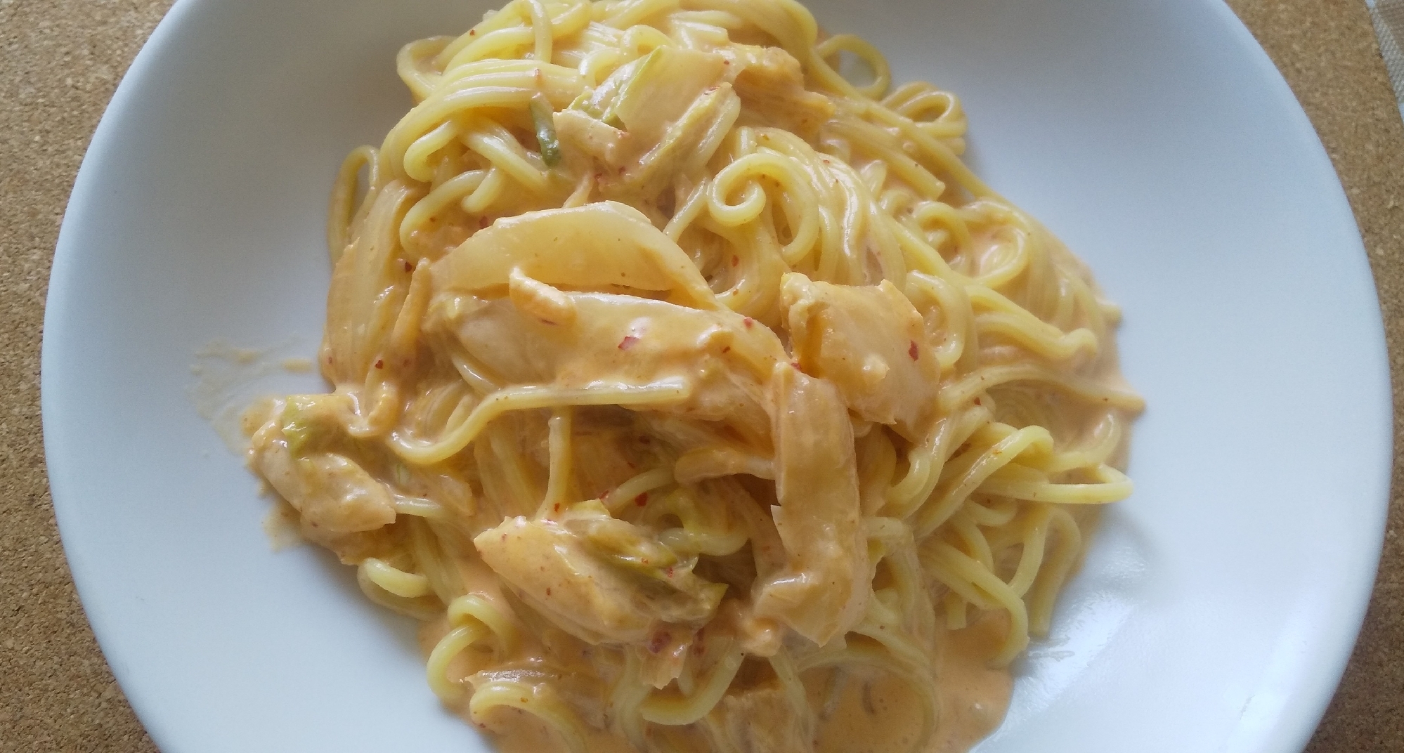 焼そば麺で？キムチクリームパスタ?!