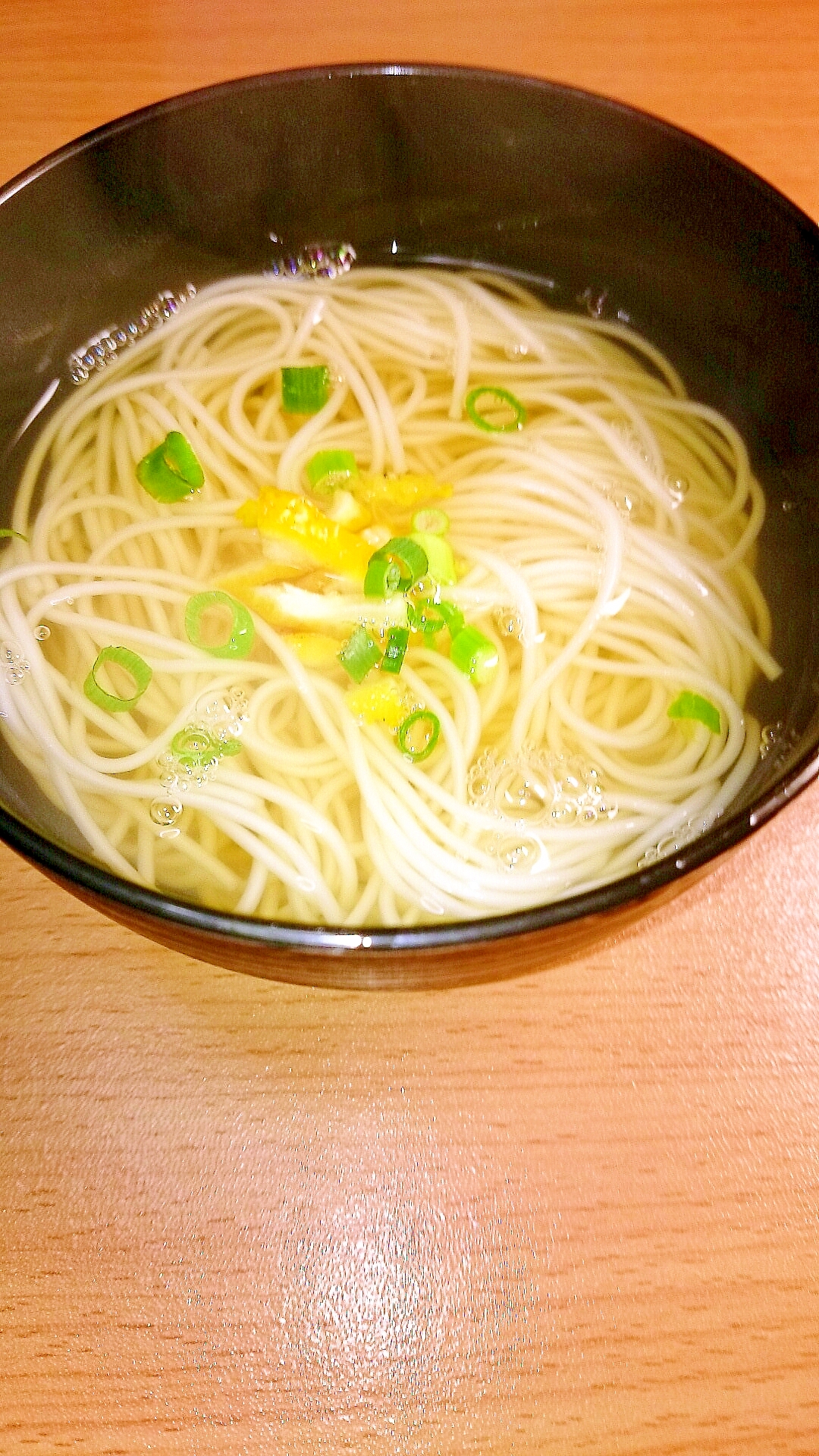 汁物としても夜食にも。あったか柚子にゅう麺