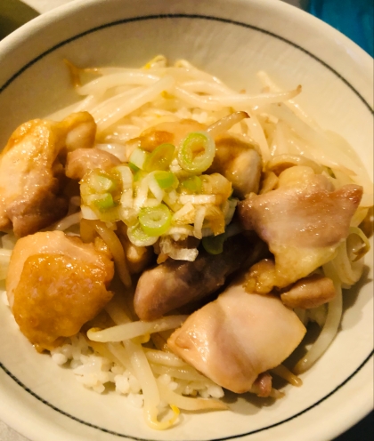 鶏むね肉で★もやし照り焼きチキン丼