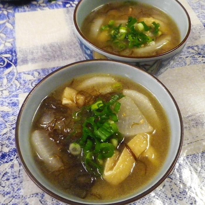 大根もずく油揚げの味噌汁