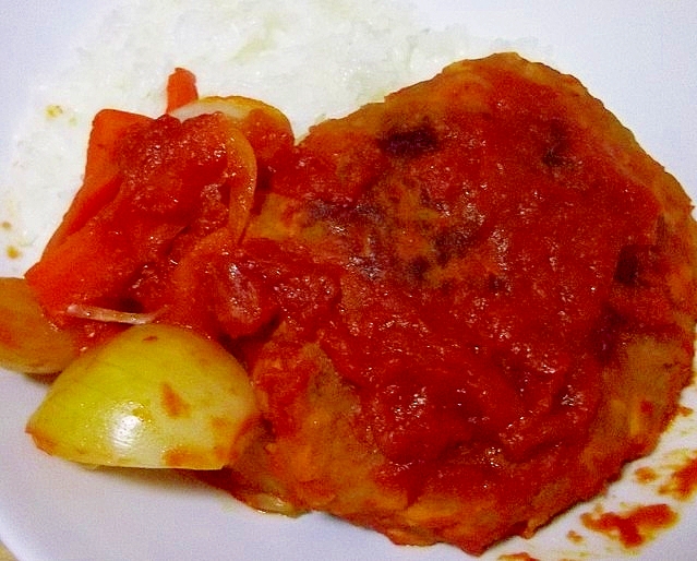 豆腐でボリュームUP↑豚のトマト煮込みハンバーグ