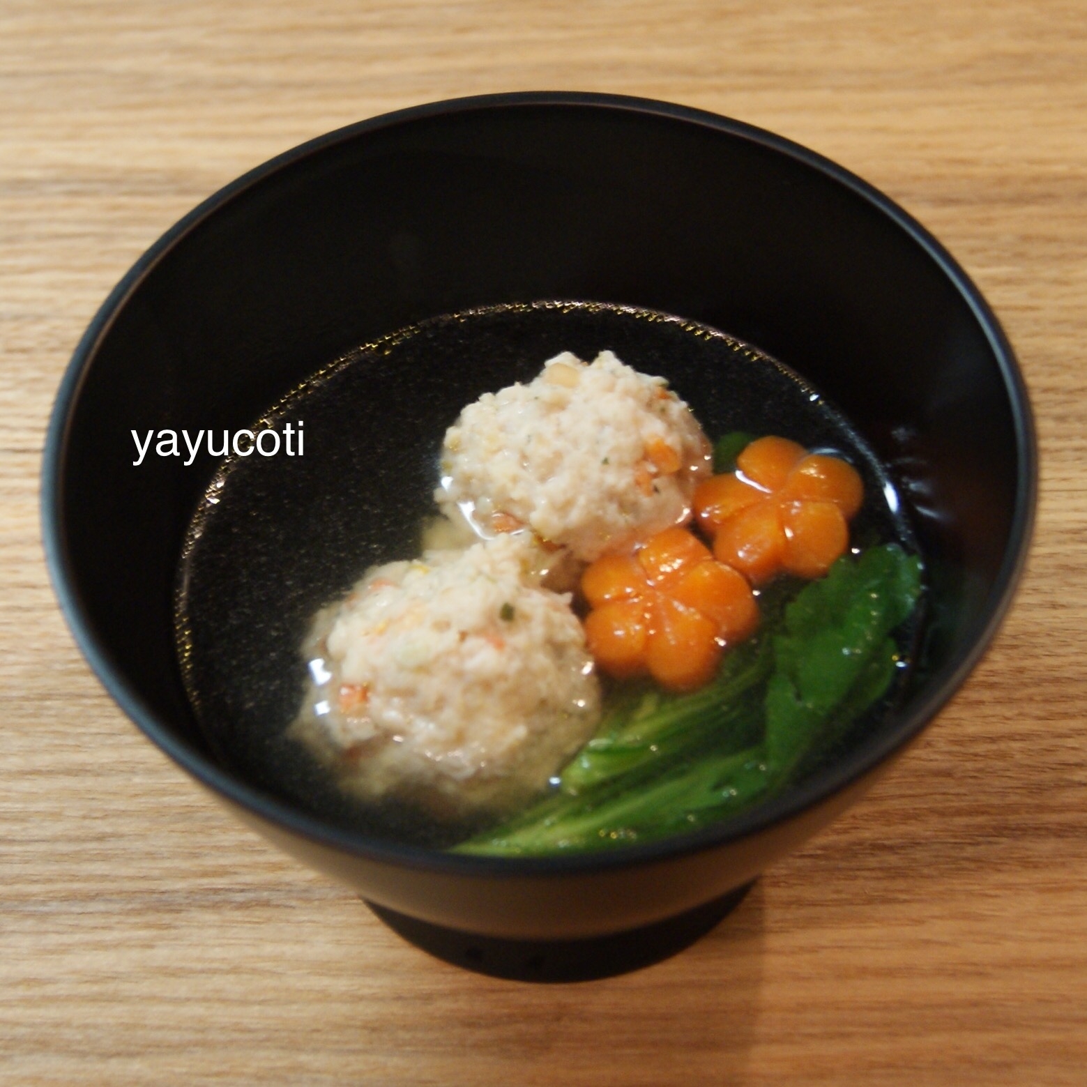 ゆず入り鶏団子と菜の花のお吸物