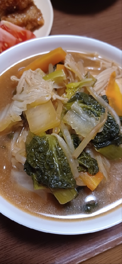 濃厚みそ鍋つゆを使った野菜たっぷり鍋