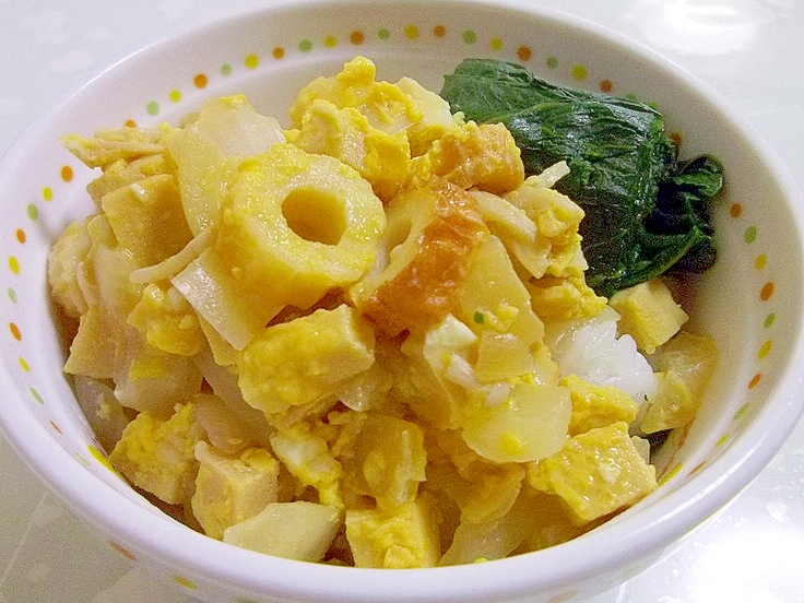 レンジで簡単♪ちくわと玉ねぎの卵とじ風丼