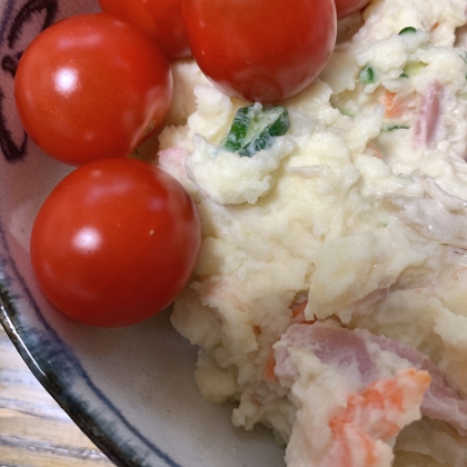 こちらも参考にしました♡
晩ご飯に作ったよ〜❁¨̮ポテトサラダはみんな大好きだよね(*´艸`)✧︎*。
今月も明日で終わるね〜！来月もよろしくね(*ᴗˬᴗ)