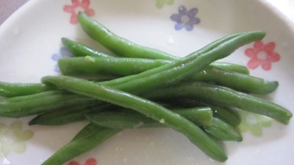 茹でてから炒めると、歯が弱い家族でも食べられます＾＾