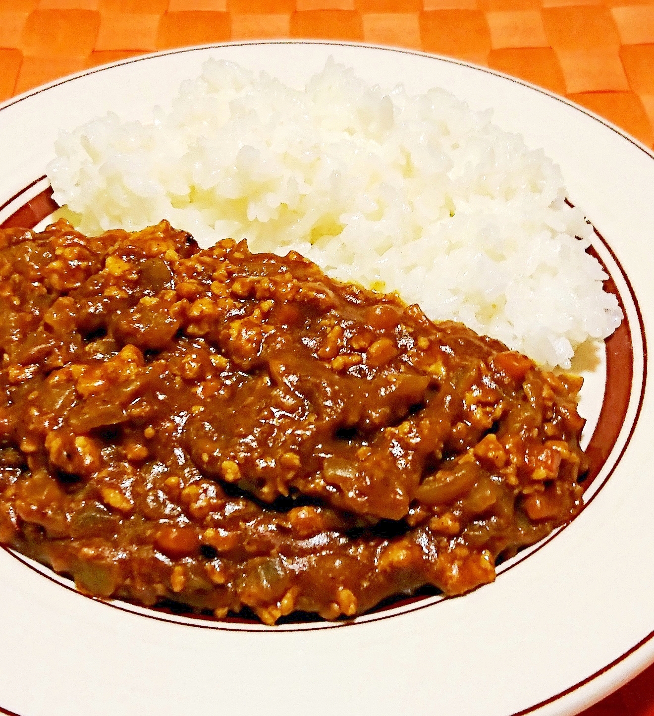 カレールーでお手軽ドライカレー