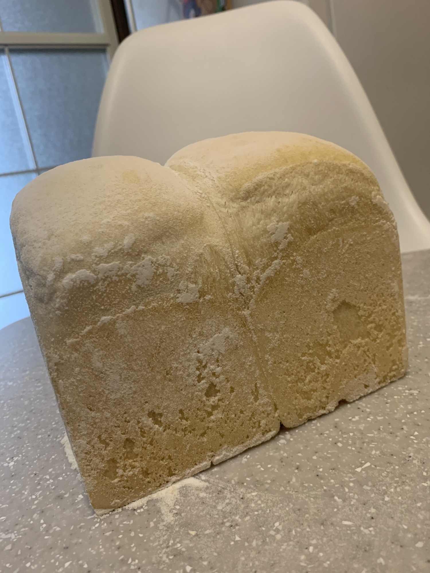 ミミまで柔らか真っ白食パン