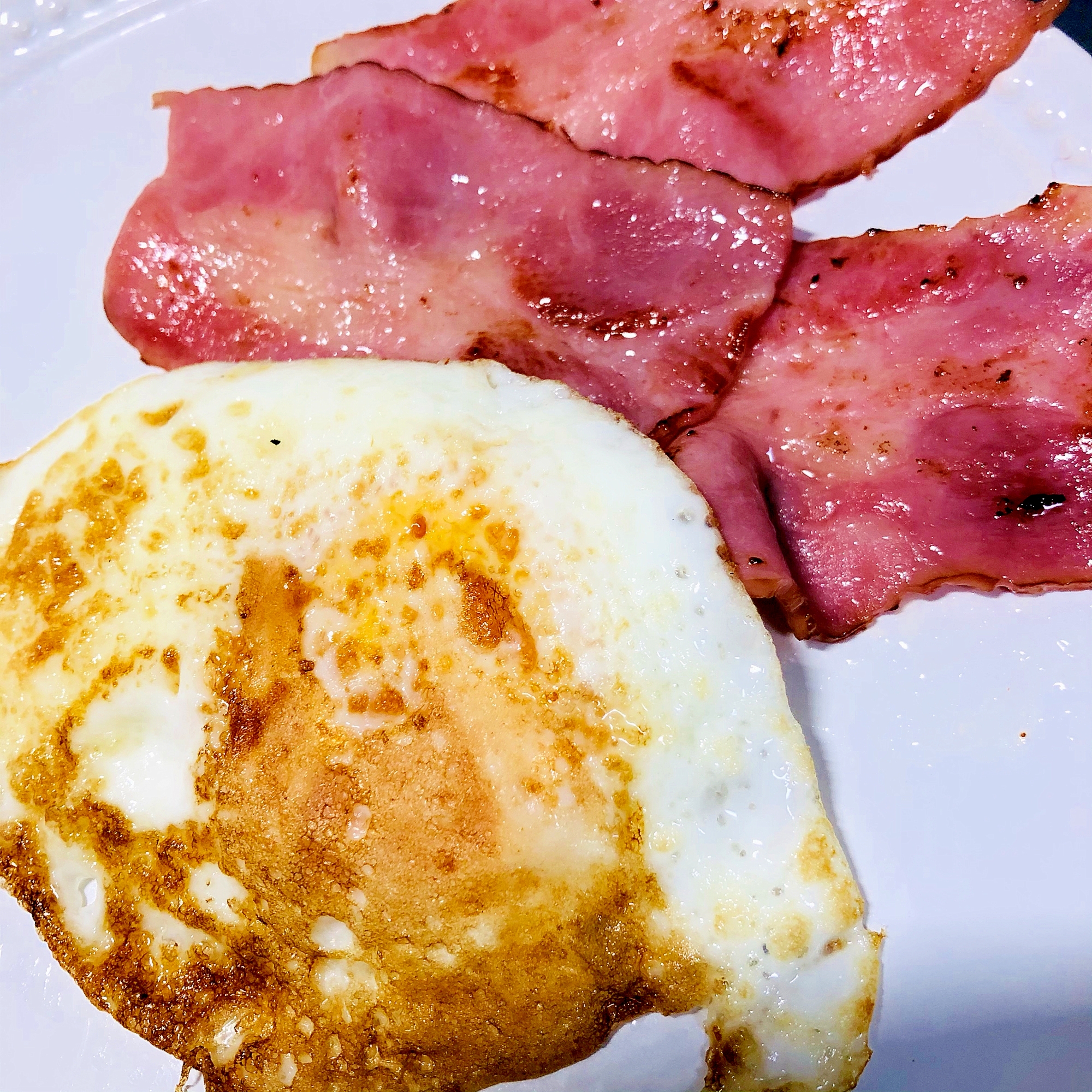 朝ご飯！目玉焼きとウインナー