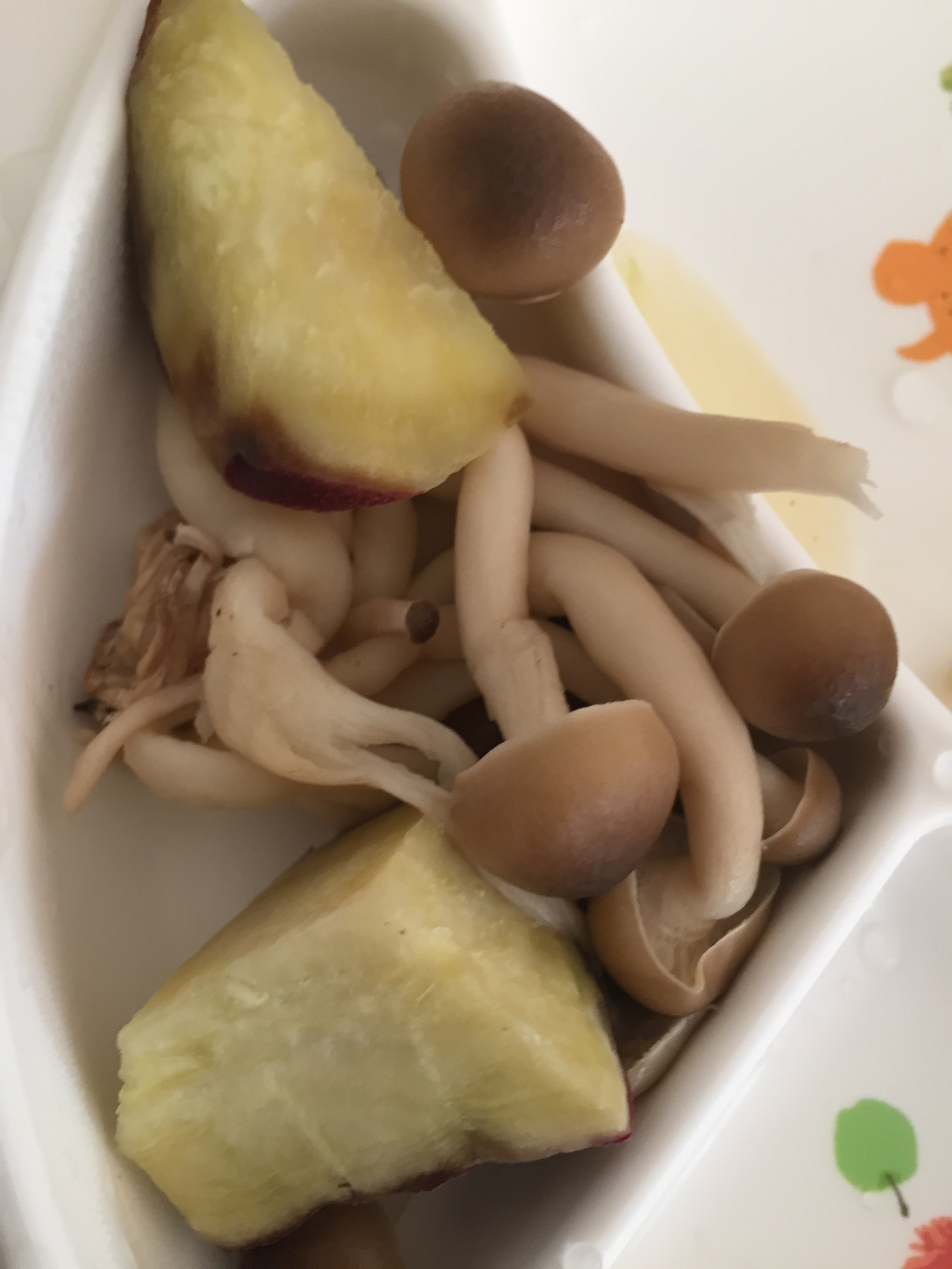 サツマイモとしめじの煮物