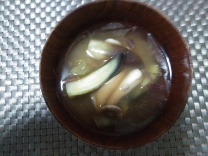 茗荷ナス舞茸の味噌汁