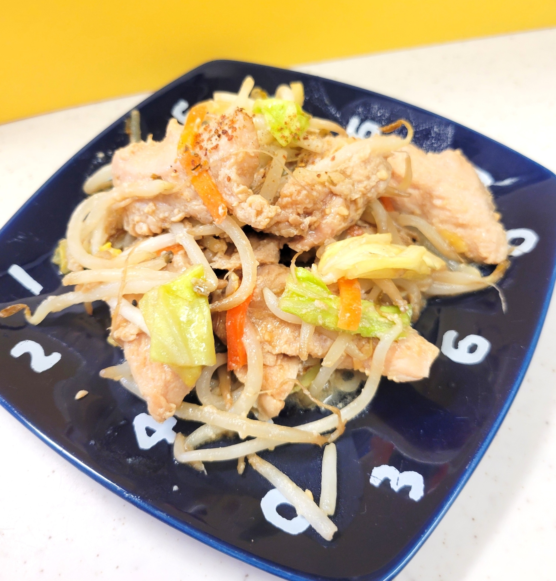 簡単♪(^^)味噌醤油風味の野菜たっぷり鶏ちゃん♪