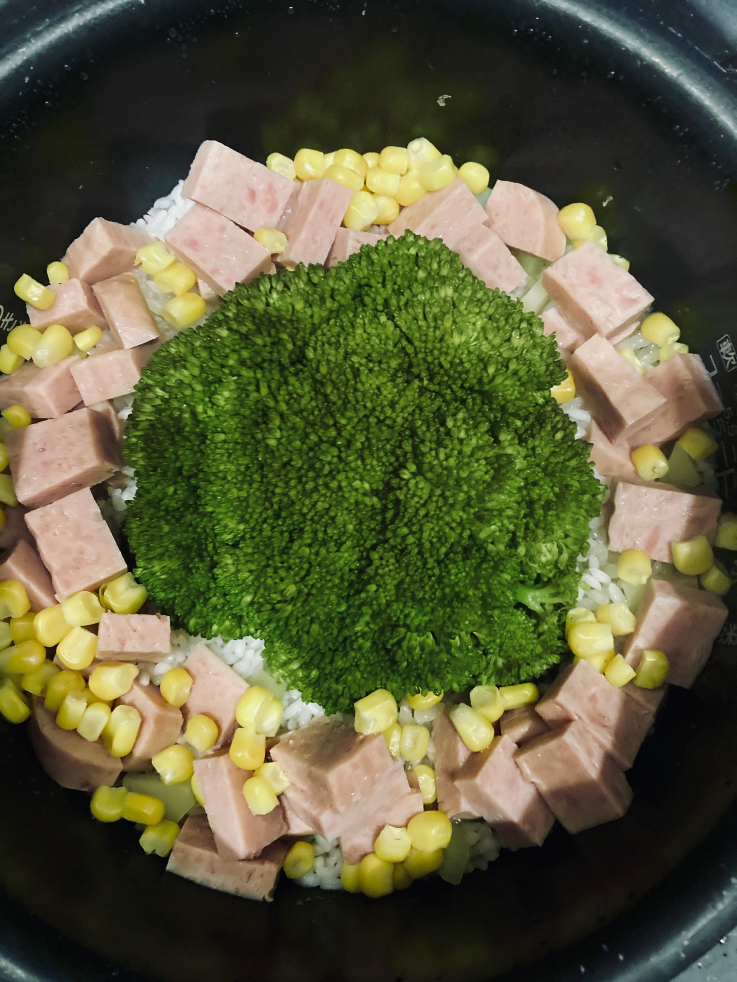 ブロッコリーとリチャムの炊き込みご飯♪