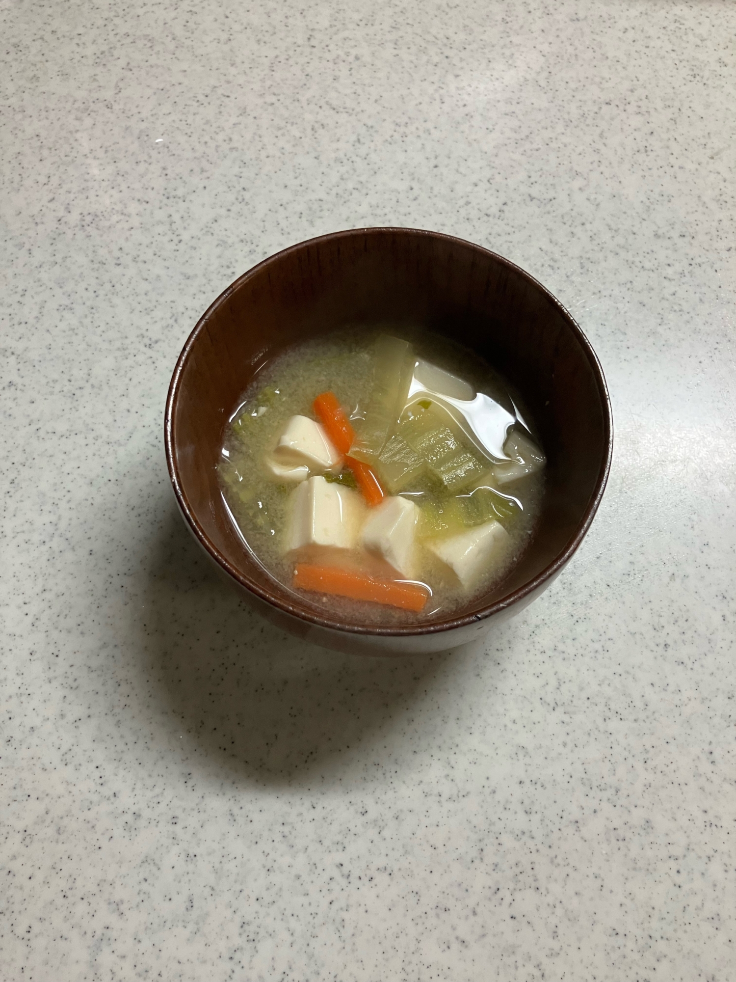 白菜と豆腐•にんじんの味噌汁