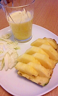 パイナップルとキャベツのジュース