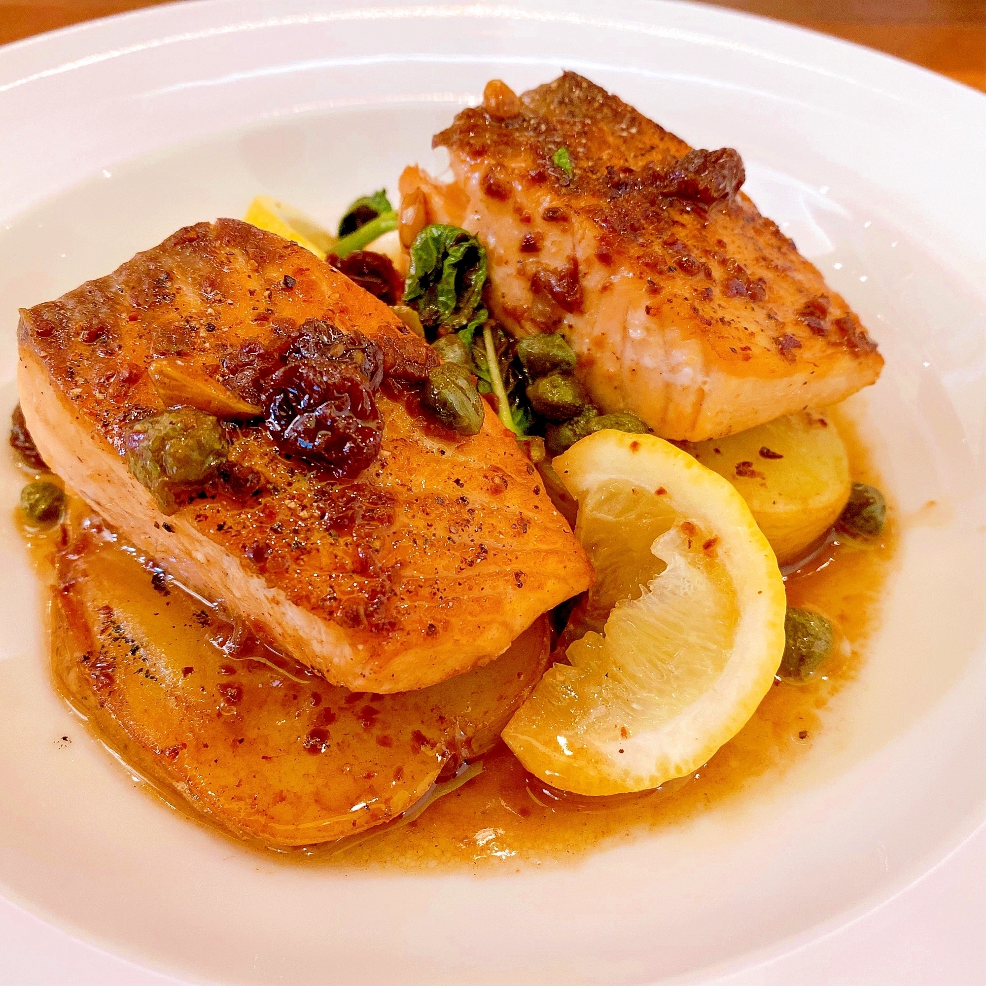 ベイクドサーモン 焦がしガーリックバターソース レシピ 作り方 By ゆうき 地中海料理シェフ 楽天レシピ