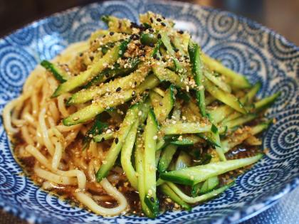 中華タレが美味しい！タレまで全部飲んじゃいそう(笑)麺はつけ麺用の太麺だったので、サラダ感覚よりがっちり麺になっちゃいましたが、次は普通の中華麺で試してみます♪