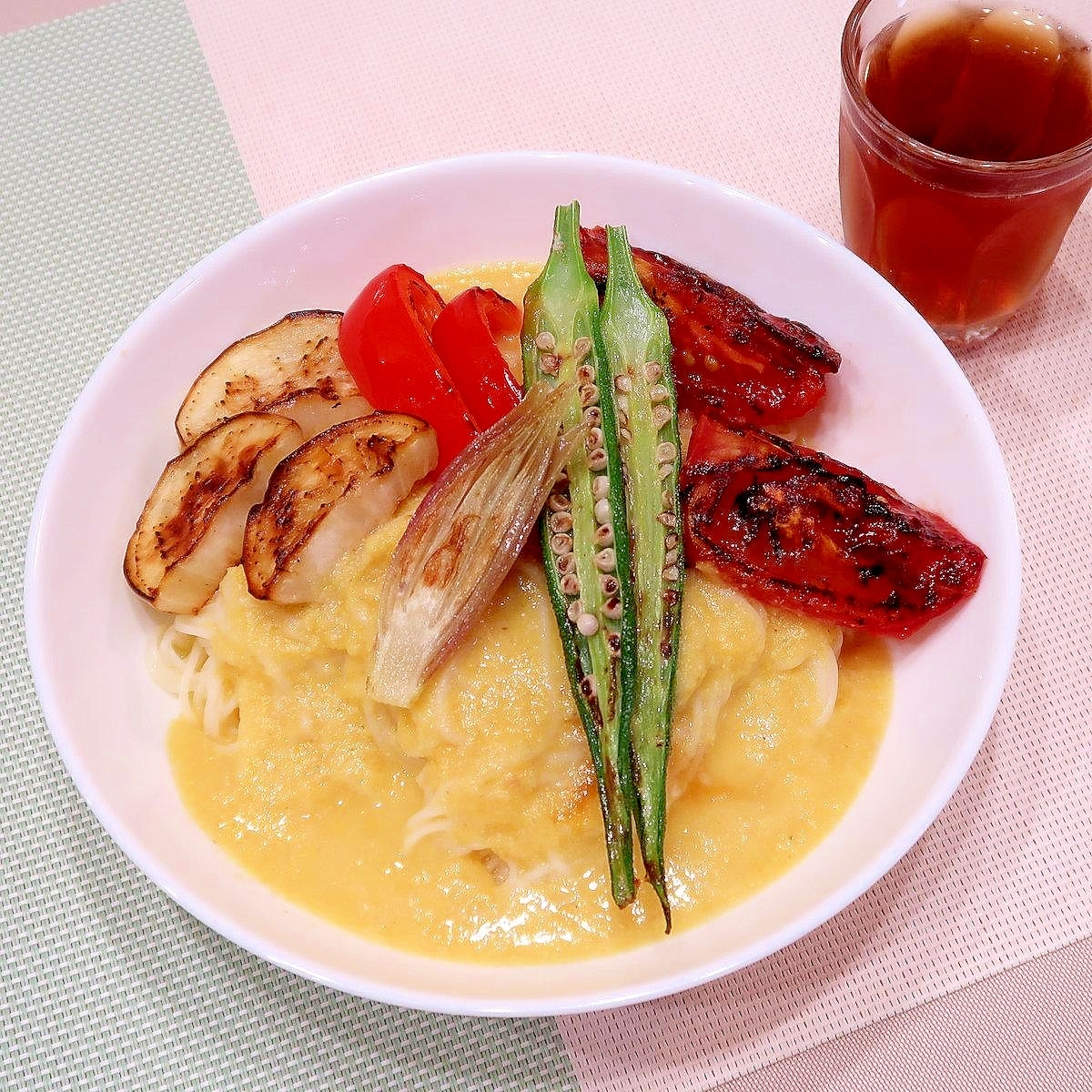 焼いた夏野菜とそうめん、とうもろこしタレで