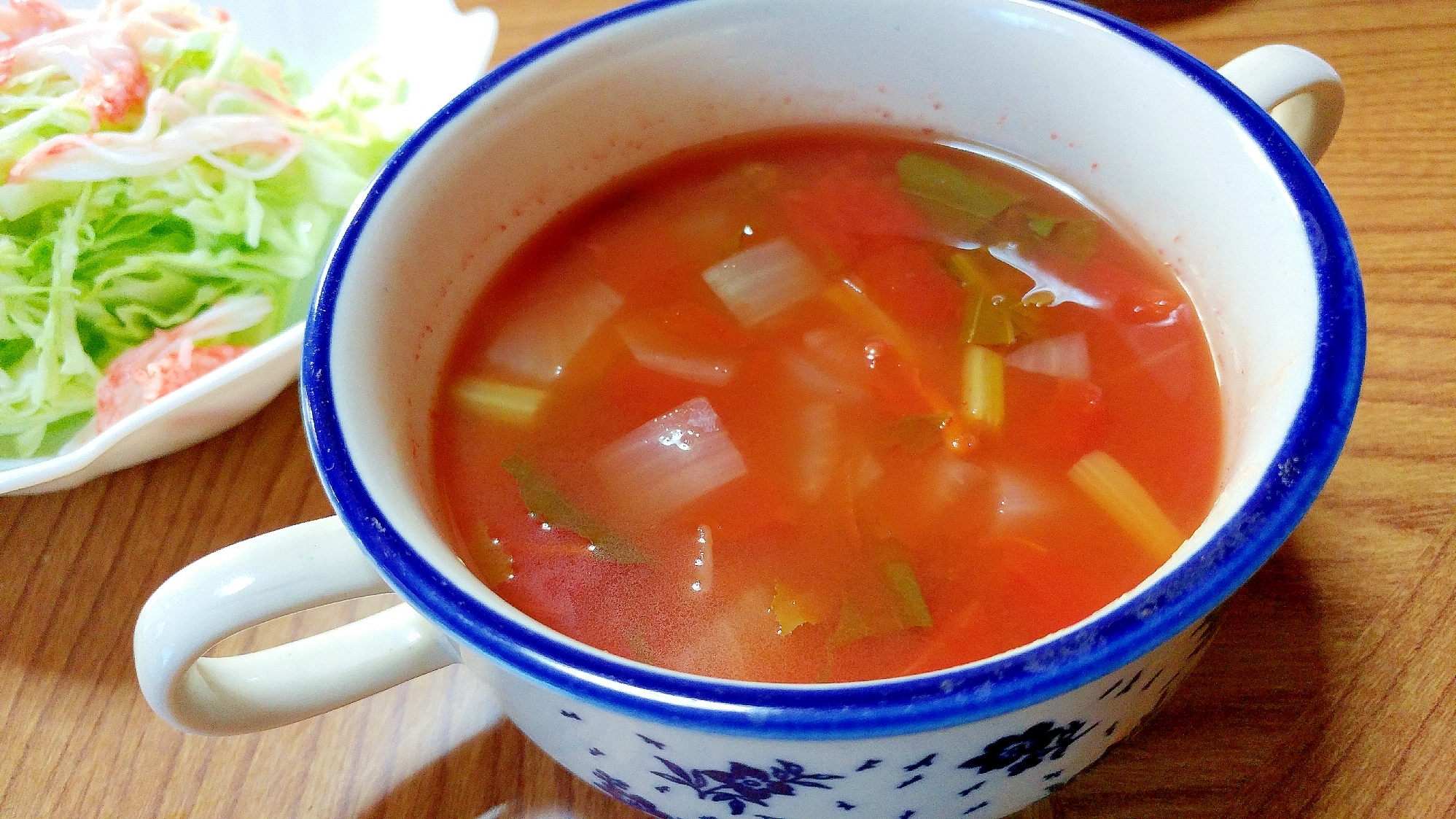 トマト缶で簡単スープ