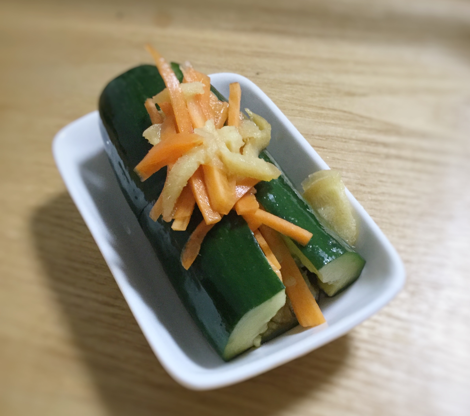 豪快たたききゅうりの丸かじり漬け